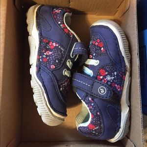 Toddler girls stride rite shoes 4.5W